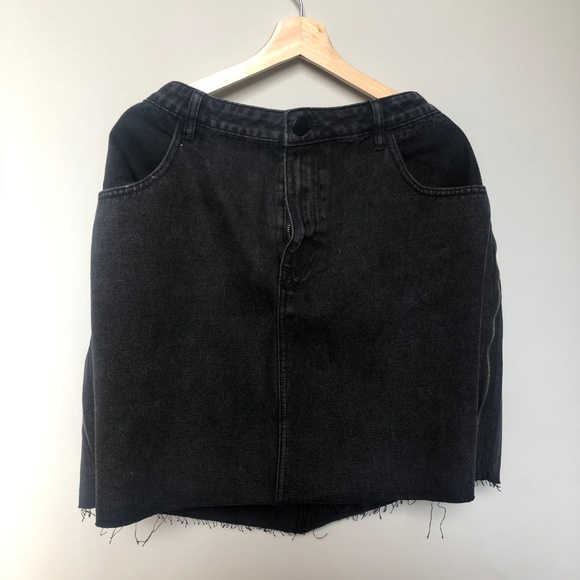 Forever 21 Plus size (3X)  black jean skirt - Picture 3 of 7